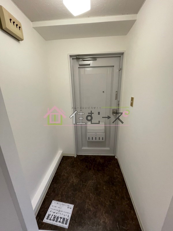 メゾンユタカファイブ 玄関