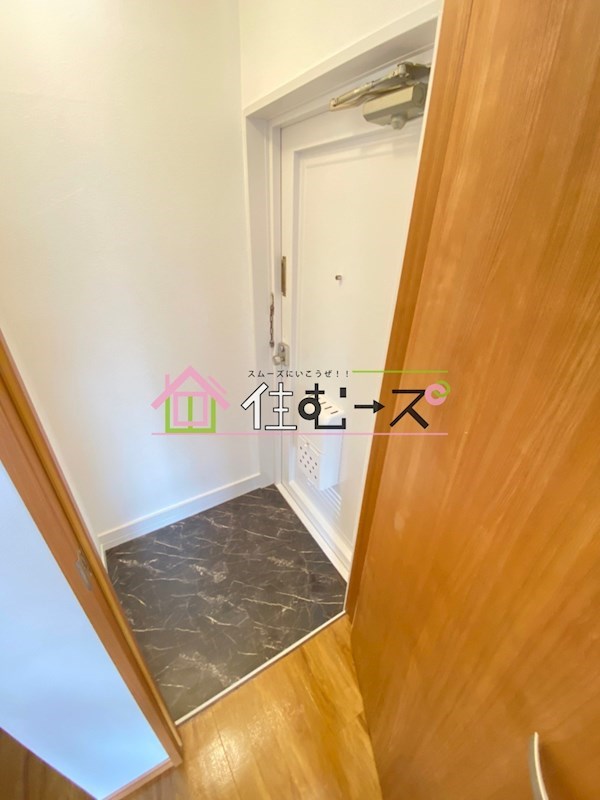 大宝　谷六ロイヤルハイツ 玄関