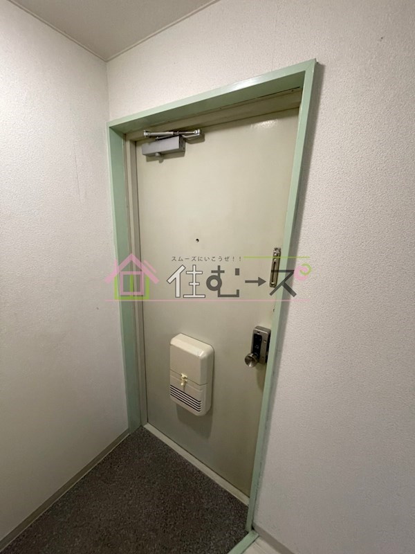 メゾンルリエル 玄関