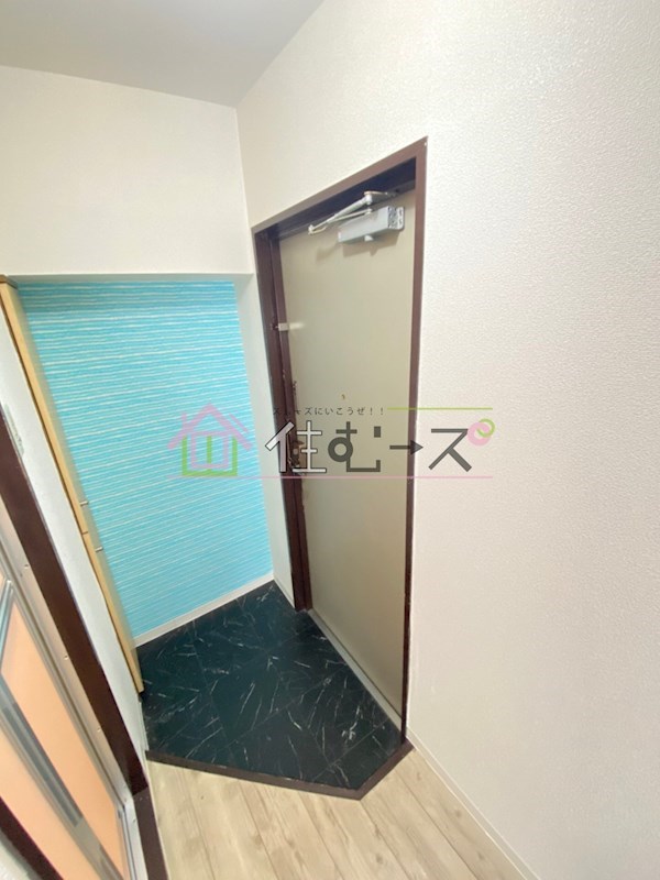 ジオナ新大阪 玄関
