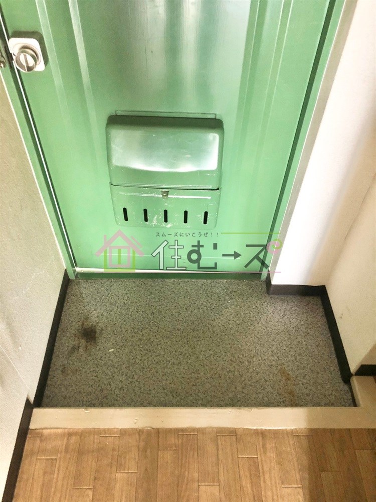 東中島マンション 玄関