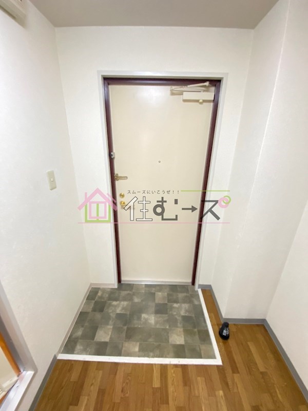 リバティ京橋 玄関