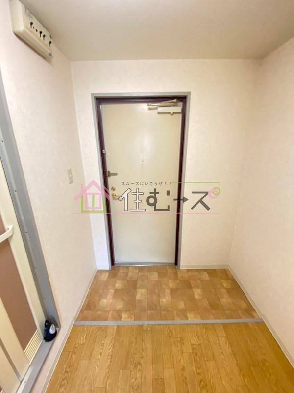 リバティ京橋 玄関