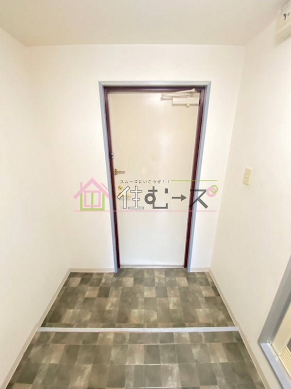 リバティ京橋 玄関