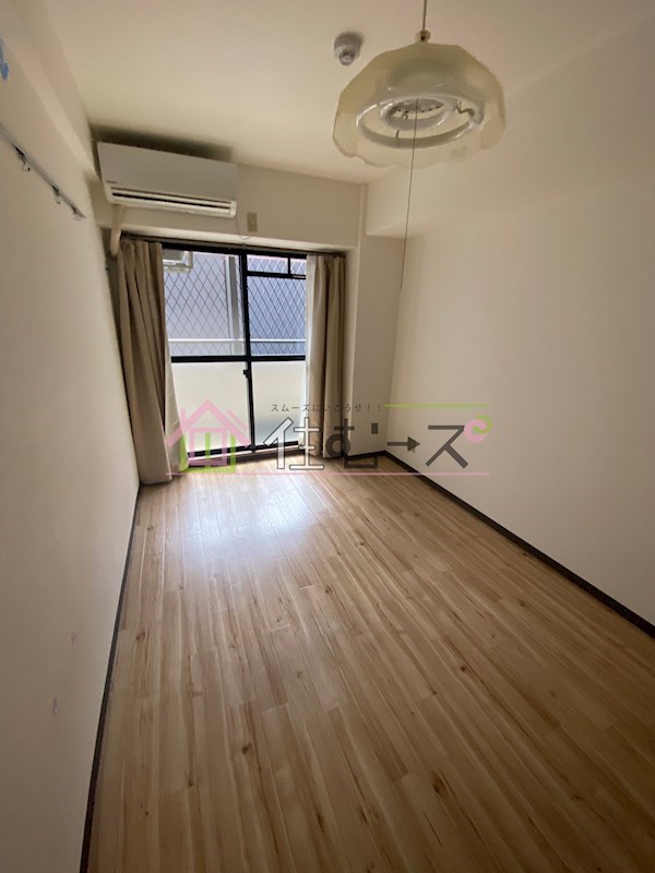 エミグラント・N ベッドルーム