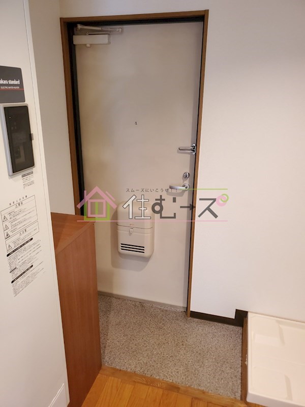 リュービックビル 玄関