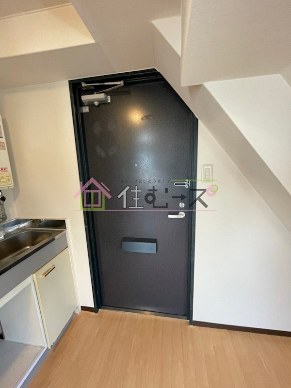 昭和グランドハイツ西九条 玄関