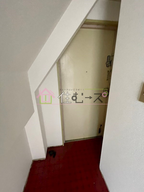 シェイーネ新高  玄関