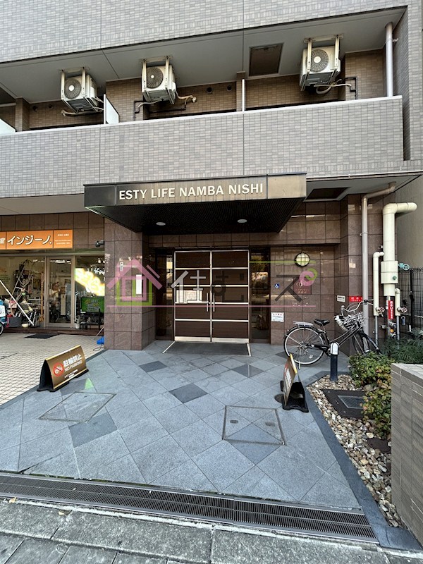 エスティライフ難波西 エントランス