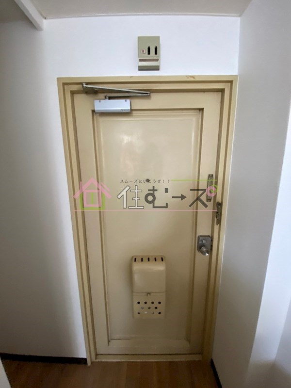 レガーレ関目 玄関