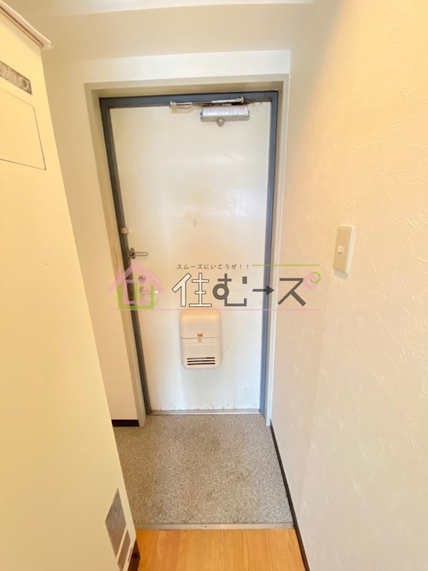 パシフィック新今宮 玄関