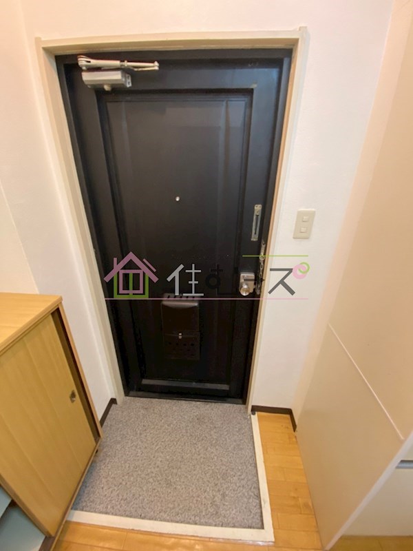 第二文の里ビル 玄関