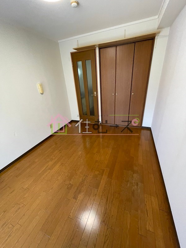 シロハイヌ新大阪 リビング