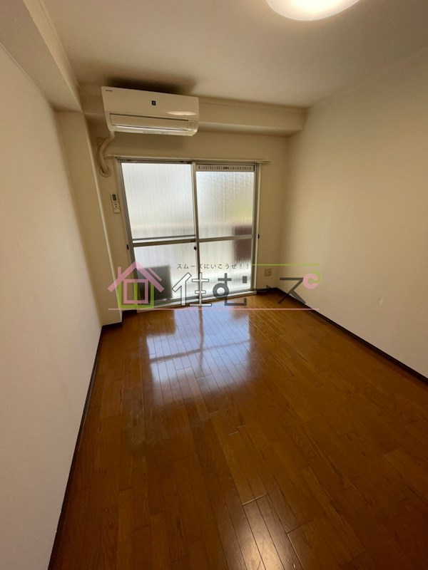 シロハイヌ新大阪 ベッドルーム