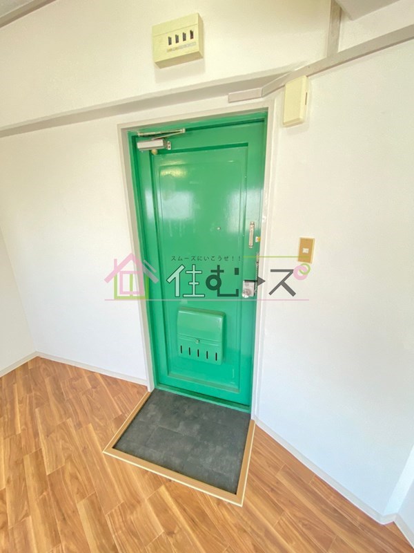 プラス九条 玄関