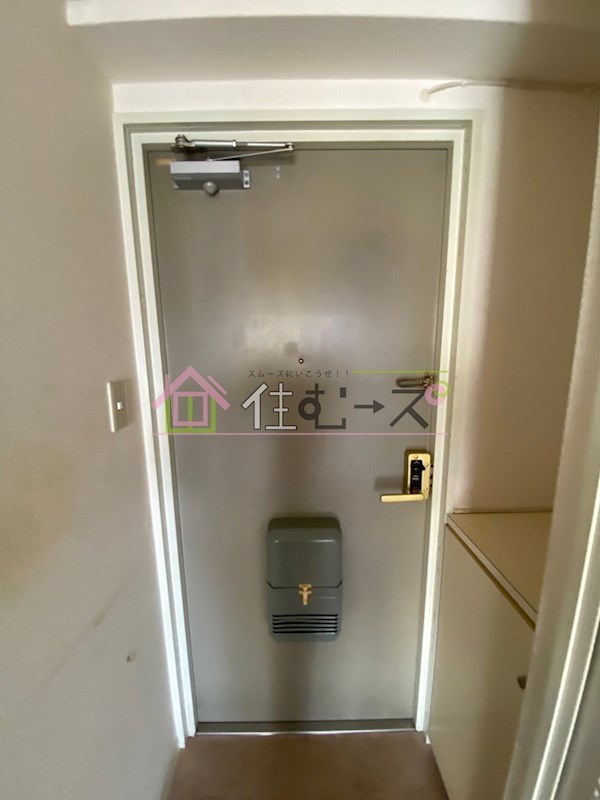 エルベコート針中野 玄関