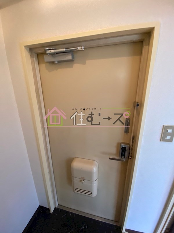 プレアール長居公園 玄関