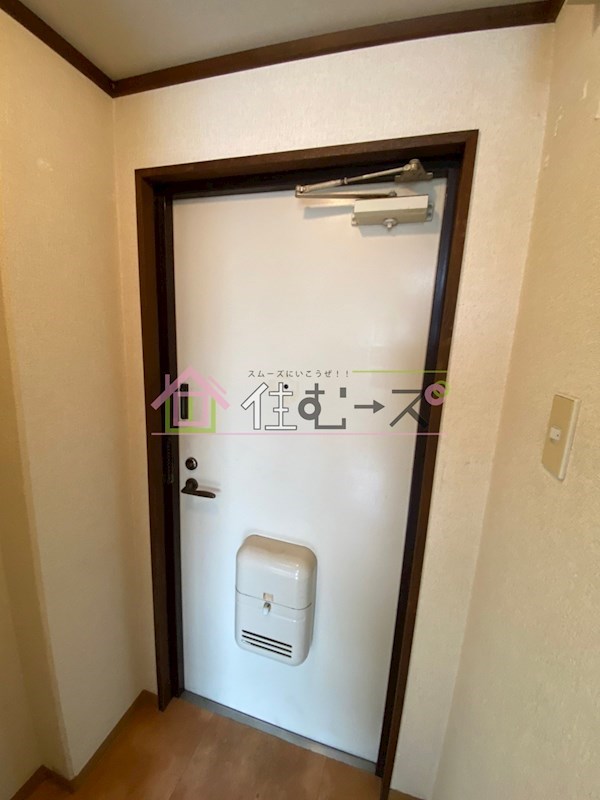 清水728ハイツ 玄関