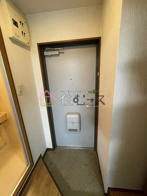 プラスワン都島 玄関