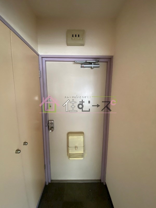 ビラアツミ 玄関