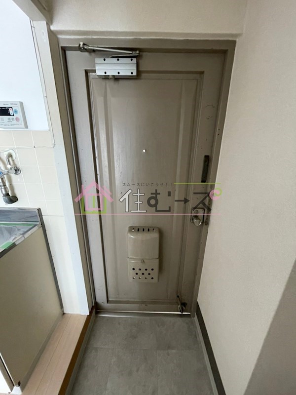 セカンドアイアン 玄関
