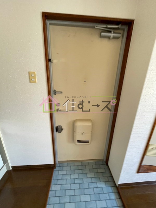 グレース九条  玄関