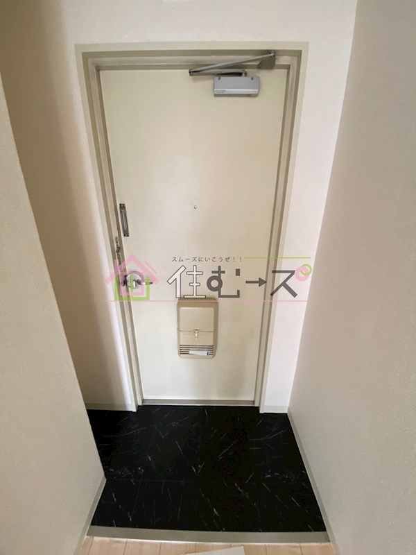 グローバル相川 玄関