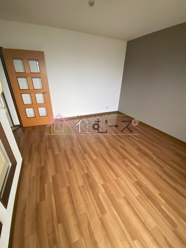 エスコート リビング