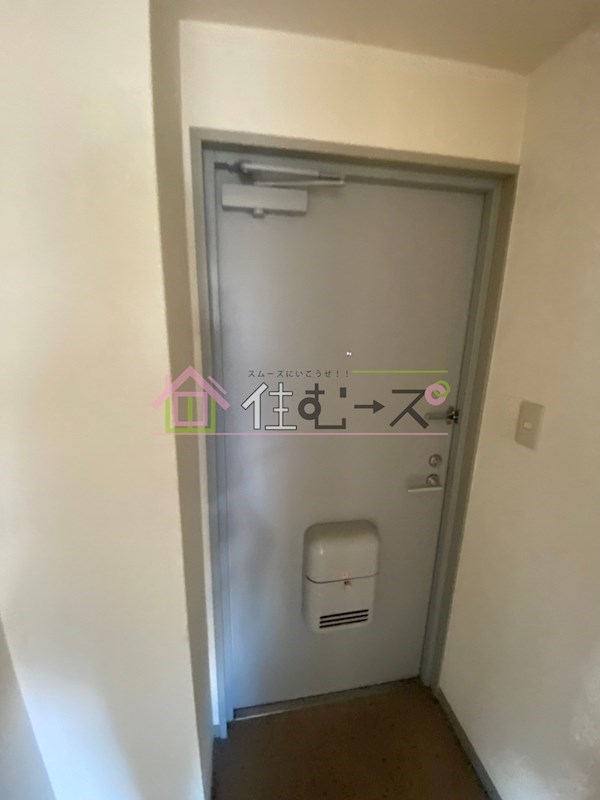 ジョイフル新大阪 玄関