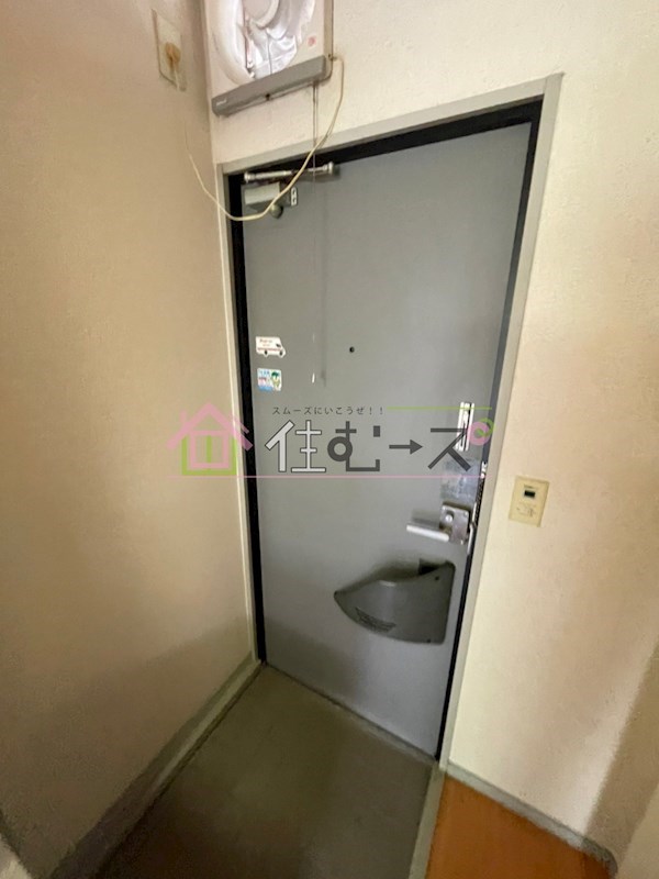 メゾン山口 玄関