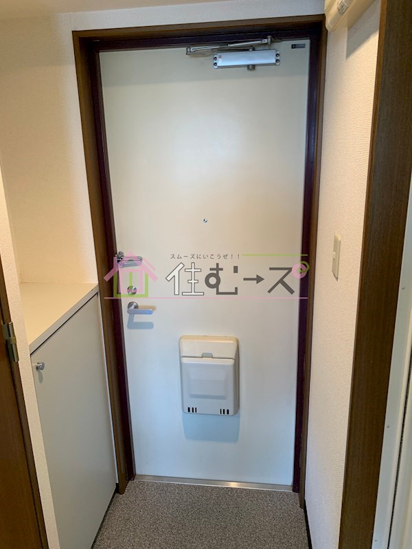 リアライズ十八条 玄関