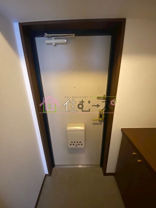 リーガル新大阪Ⅴ 玄関