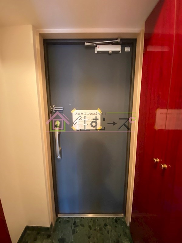 ジュネーゼグラン南堀江 玄関