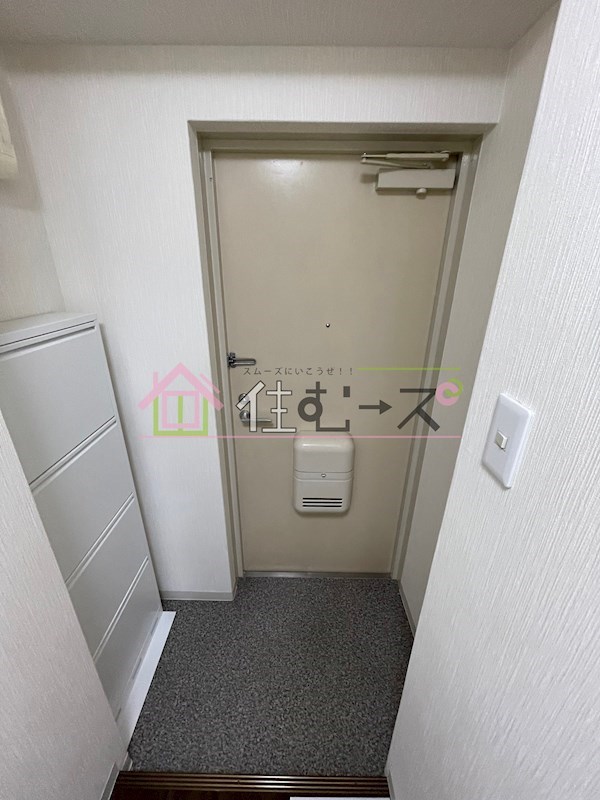 アルカン弐番館 玄関