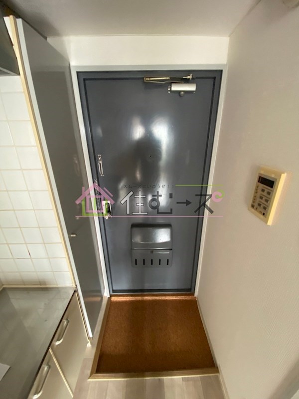 アベニュー岸里 玄関