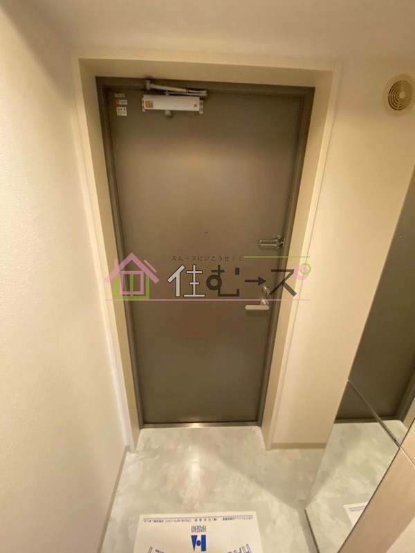 グラマシー心斎橋東 玄関