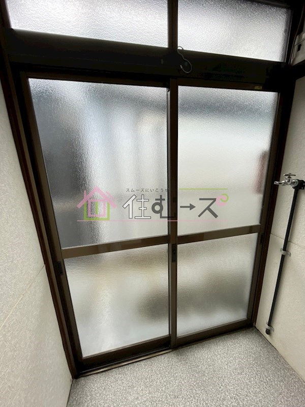 白井荘 玄関