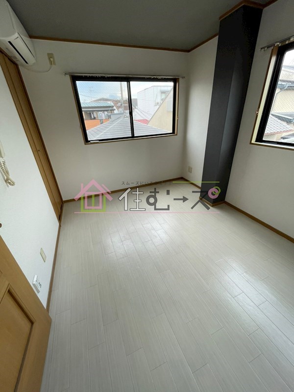 F2 ベッドルーム