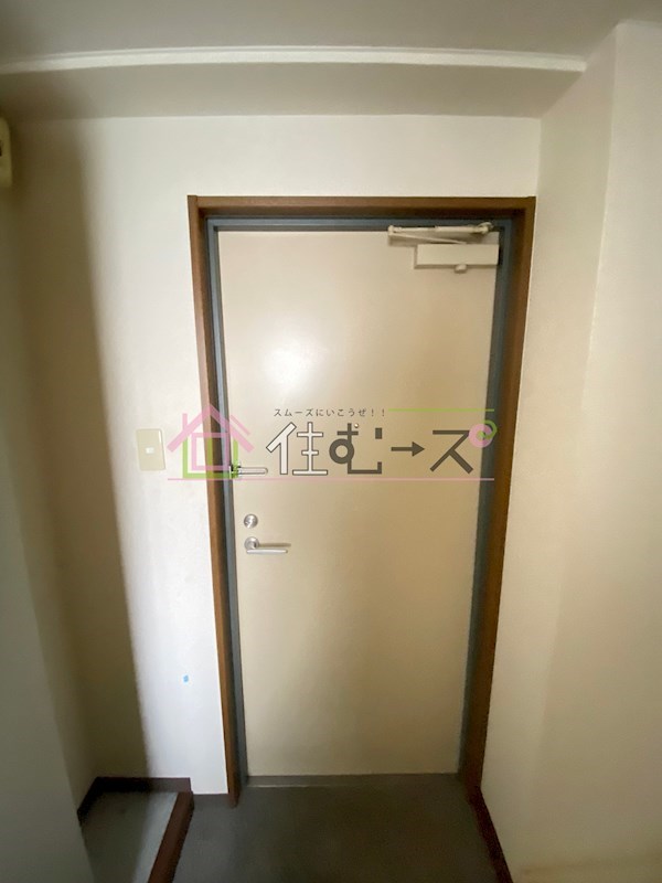 クイーンズマンション元町 玄関