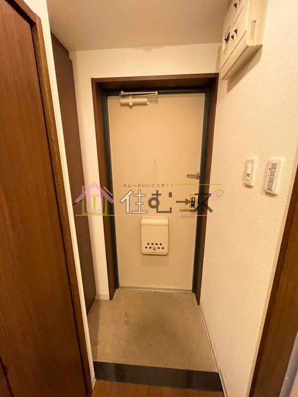リーガル新大阪Ⅴ 玄関