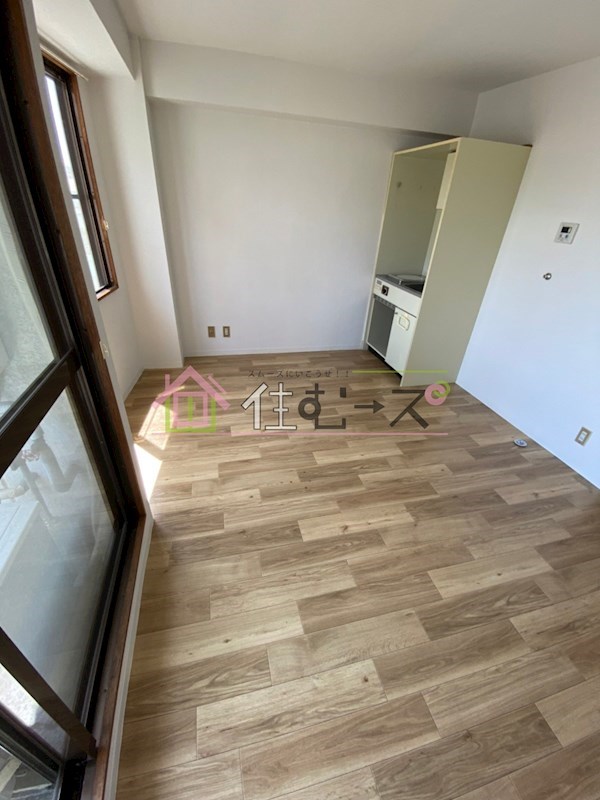 ホワイトプラザ リビング