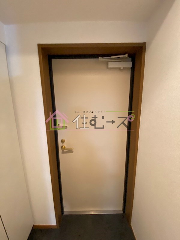 アスリート本町西 玄関