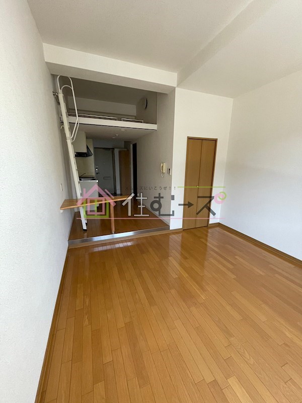 ボンジュール九条南 リビング