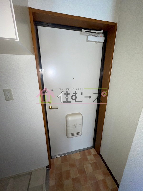 ナニワランド上本町 玄関