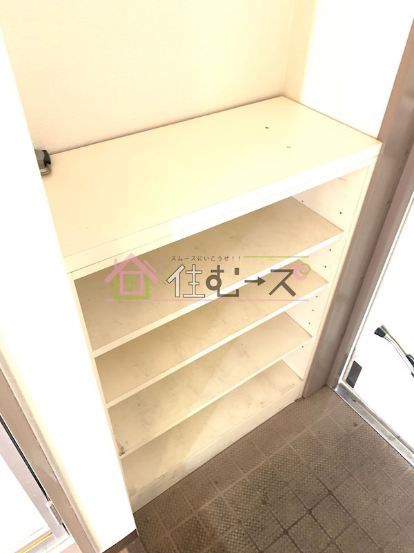 フラット平野南 玄関