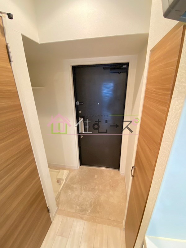 スプランディッド難波 玄関