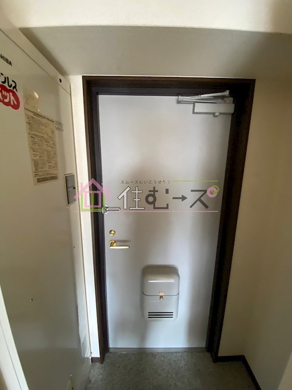 ドミール堺筋本町 玄関