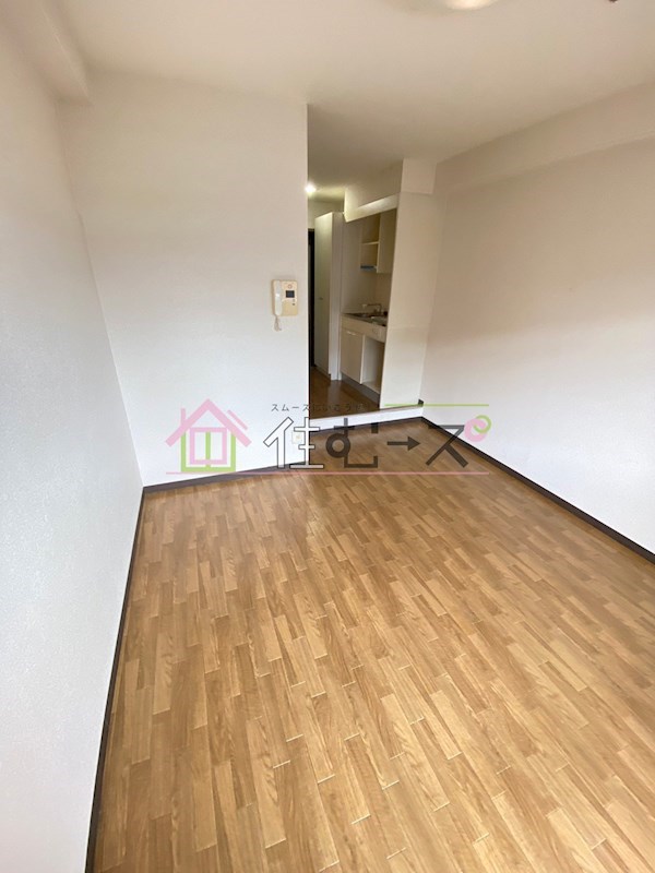 ドミール堺筋本町 リビング