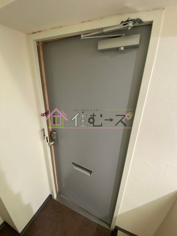 クルーム新大阪2番館 玄関