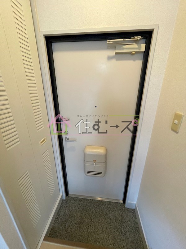 メゾンアンティーム 玄関